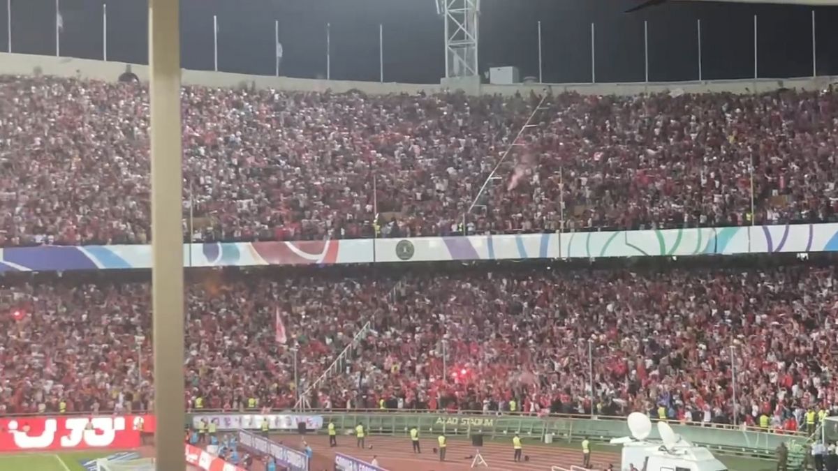 اختصاصی/ لحظه گل پرسپولیس و شادی شدید هواداران در ورزشگاه آزادی