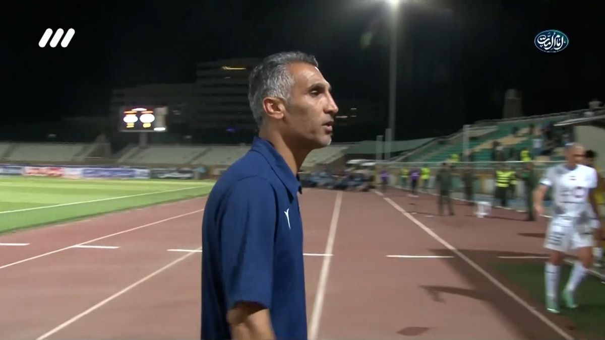 فوتبال برتر/ مهدی هاشمی نسب خطاب به بازیکنان استقلال:  دمتون گرم، با برخی چیزها نمی‌شود جنگید!