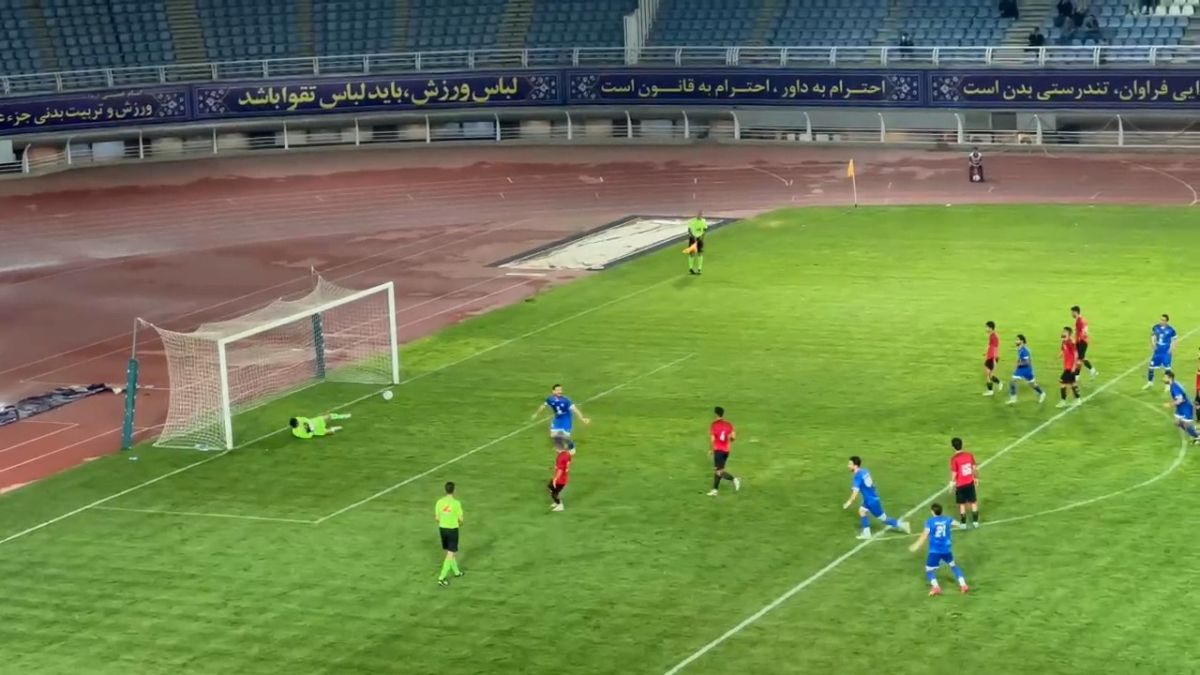 اختصاصی/ گل دوم داماش گیلان مقابل خوشه طلایی توسط سیامک علیزاده