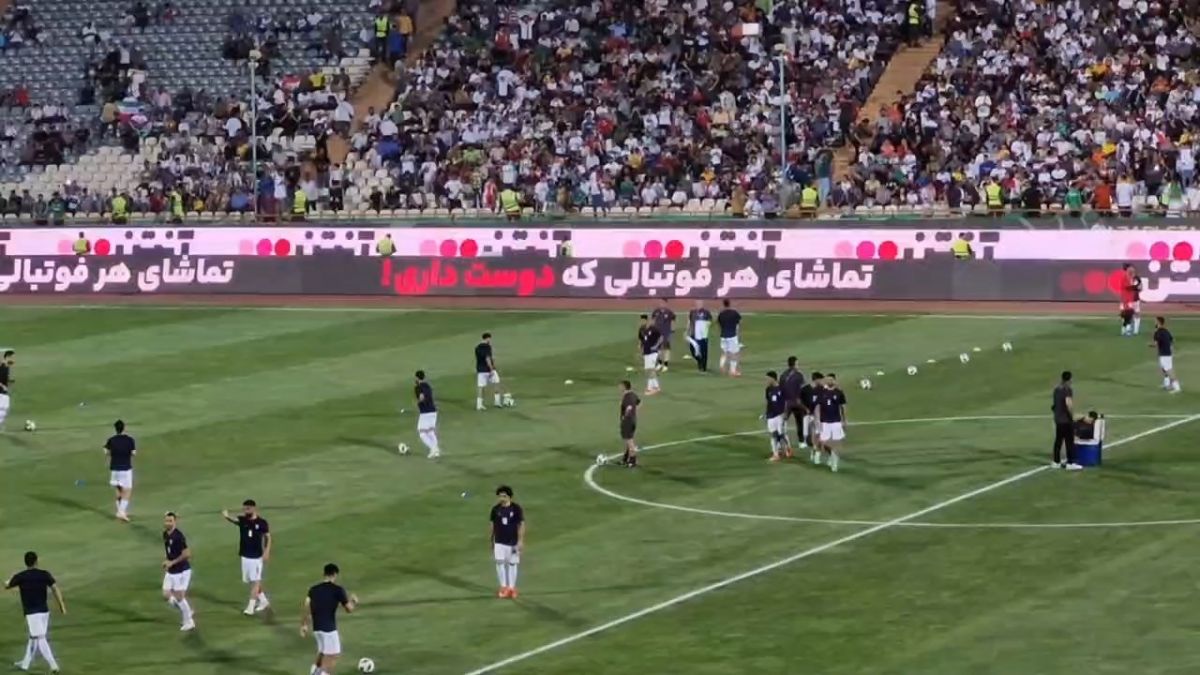 اختصاصی/ گرم کردن بازیکنان ایران و ازبکستان قبل از آغاز بازی