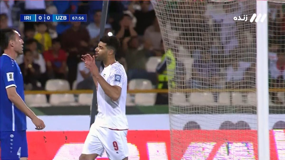 حرکت زیبای بازیکنان تیم ملی و شوت مهدی طارمی که به تیر دروازه ازبکستان برخورد کرد