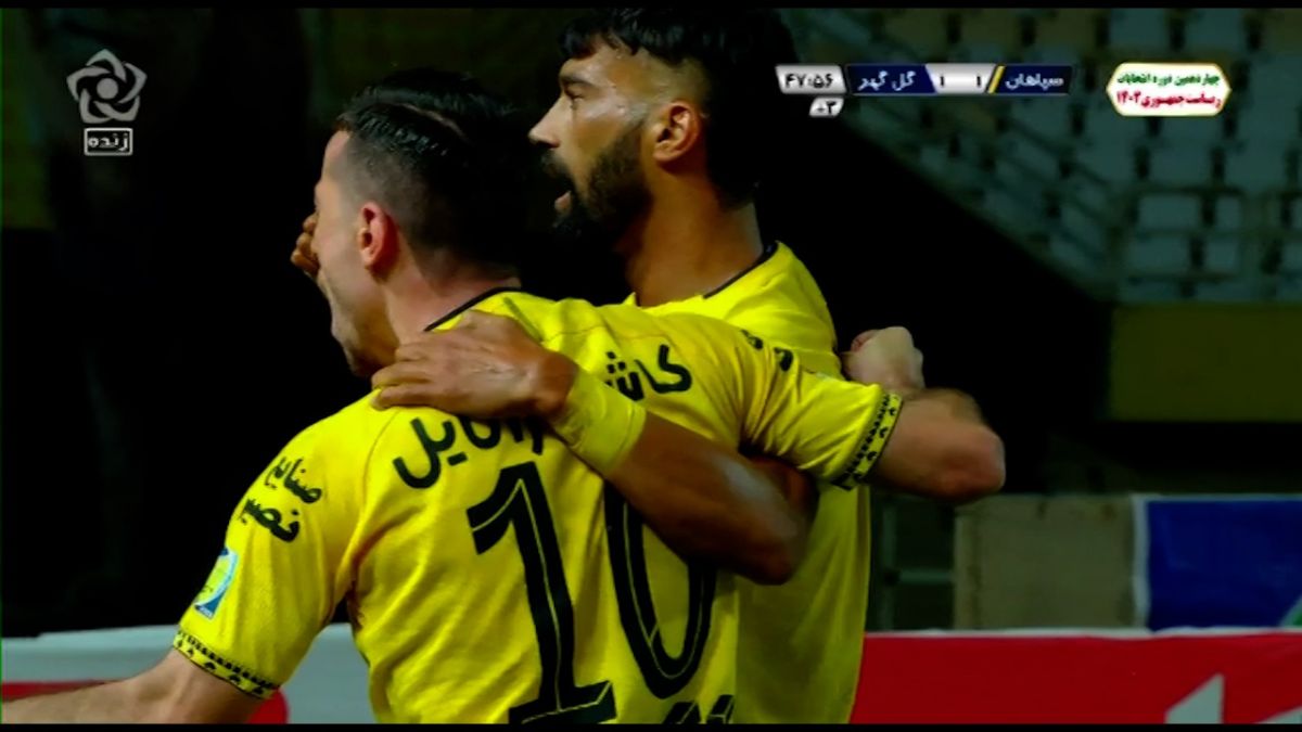 گزارشگر دیدار سپاهان - گل گهر: عدم دعوت از رامین رضاییان از عجایب فوتبال ما بود/ کادرفنی تیم ملی او را نگاه کنند