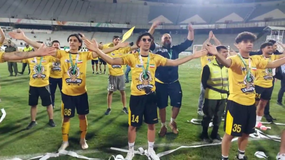 اختصاصی/ تشویق ایسلندی بازیکنان سپاهان با هواداران خود