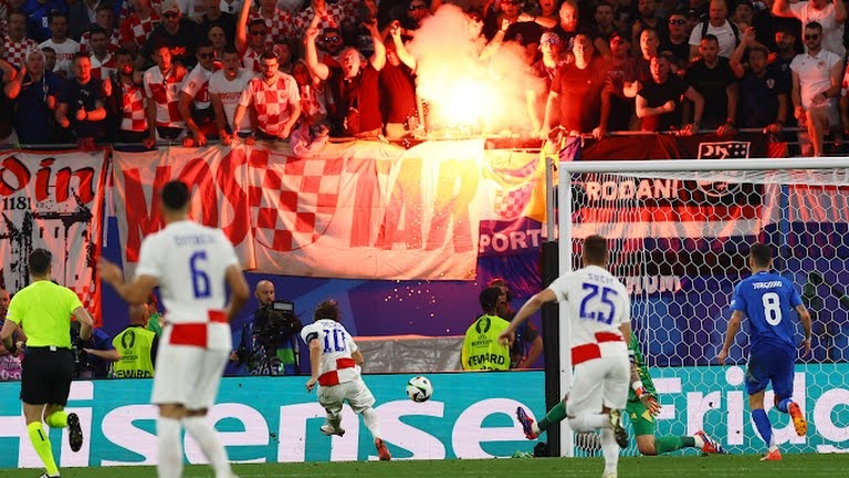 گل اول کرواسی به ایتالیا (مودریچ) + مهار پنالتی مودریچ توسط دوناروما