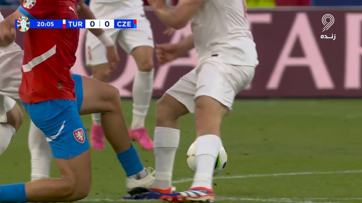 اخراج بازیکن جمهوری چک مقابل ترکیه در دقیقه 20
