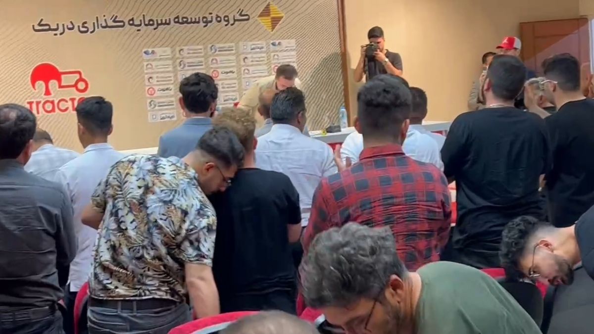 اختصاصی/ جلسه برخی هواداران تراکتور برای دلجویی از محمدرضا زنوزی مالک این تیم برای ادامه تیمداری