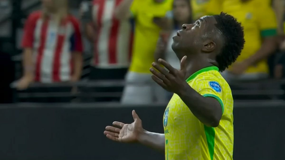 گل اول برزیل به پاراگوئه (وینیسیوس با حرکت تیمی تماشایی)