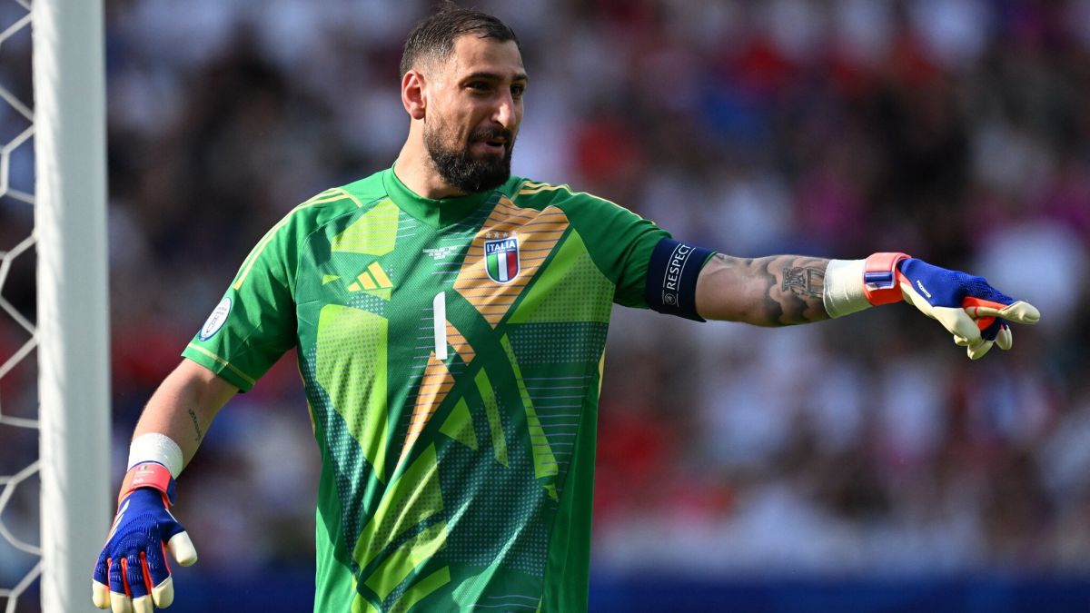 دو عکس العمل تماشایی دوناروما و نجات دروازه ایتالیا مقابل سوئیس