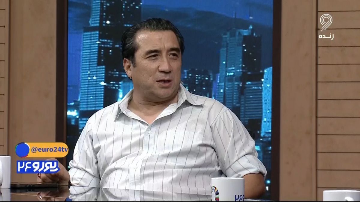 خداداد عزیزی: پرتاب اوت و بازی بلند در تیم ملی و فوتبال ایران یک تاکتیک است اما در فوتبال روز شاید فقط دو سه دقیقه آخر این سبک بازی را مشاهده کنید