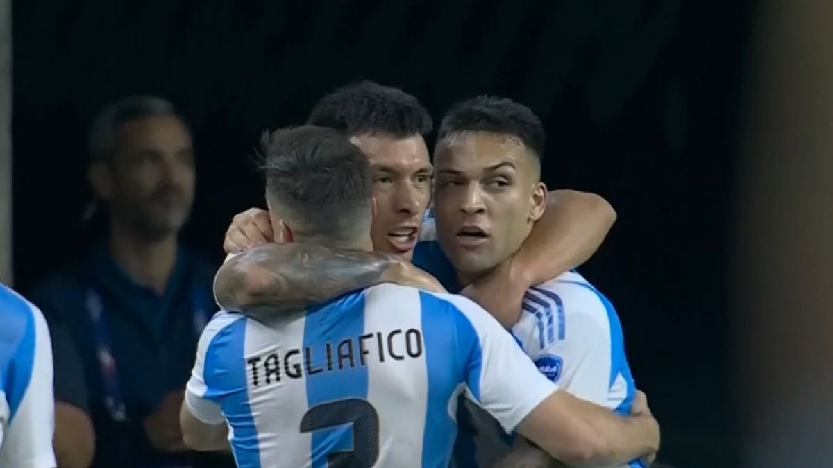 گل اول آرژانتین به اکوادور (لیساندرو مارتینز)