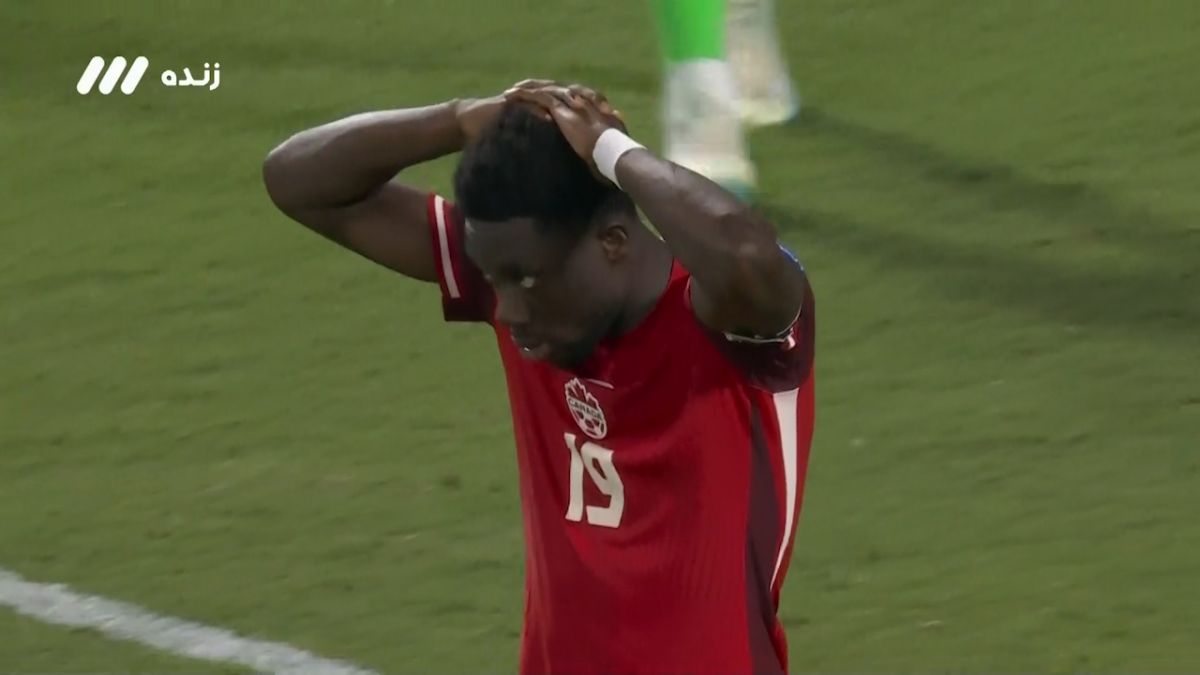 پنالتی چیپ دیویس به تیر دروازه برخورد کرد و اروگوئه برنده مسابقه رده بندی شد!