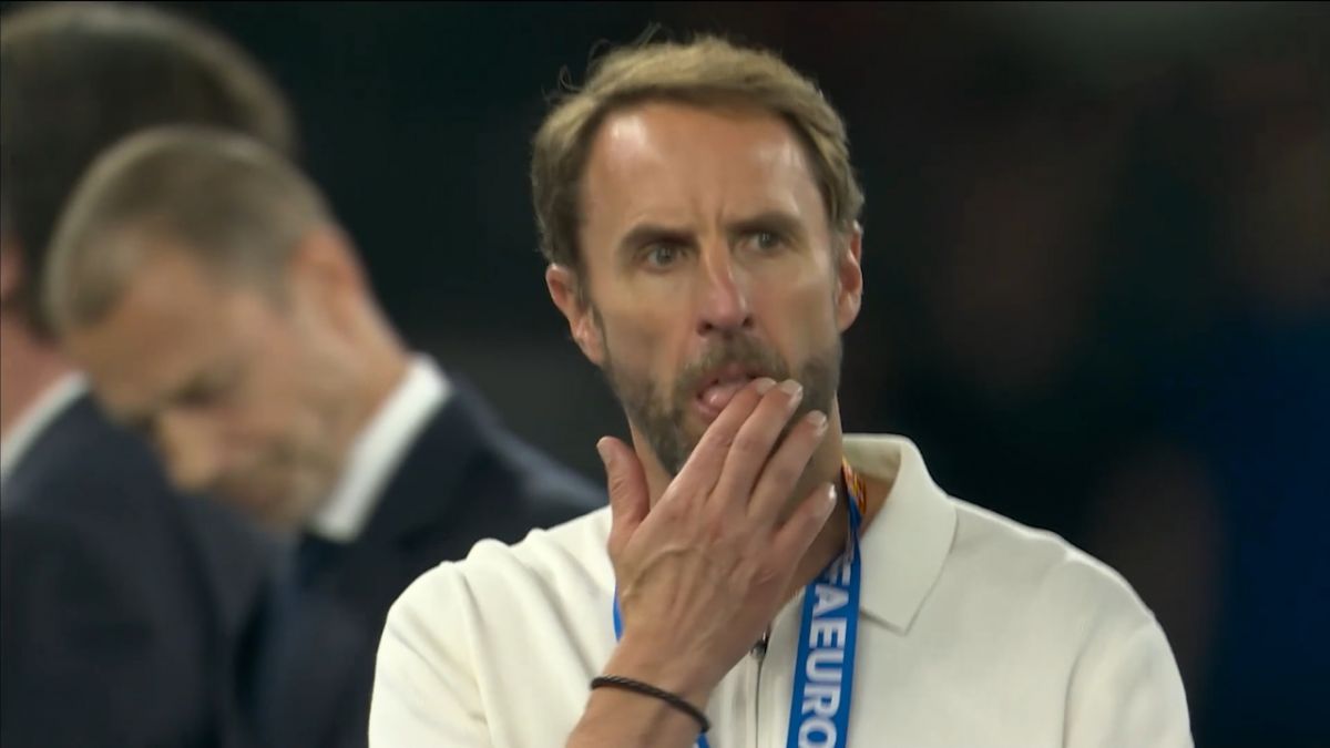 چهره ناراحت انگلیسی ها پس از اهدای مدال نقره به بازیکنان