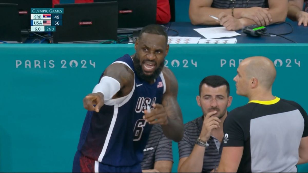 المپیک 2024/ جنجال و درگیری لفظی لبرون جیمز با داور مسابقه صربستان - آمریکا