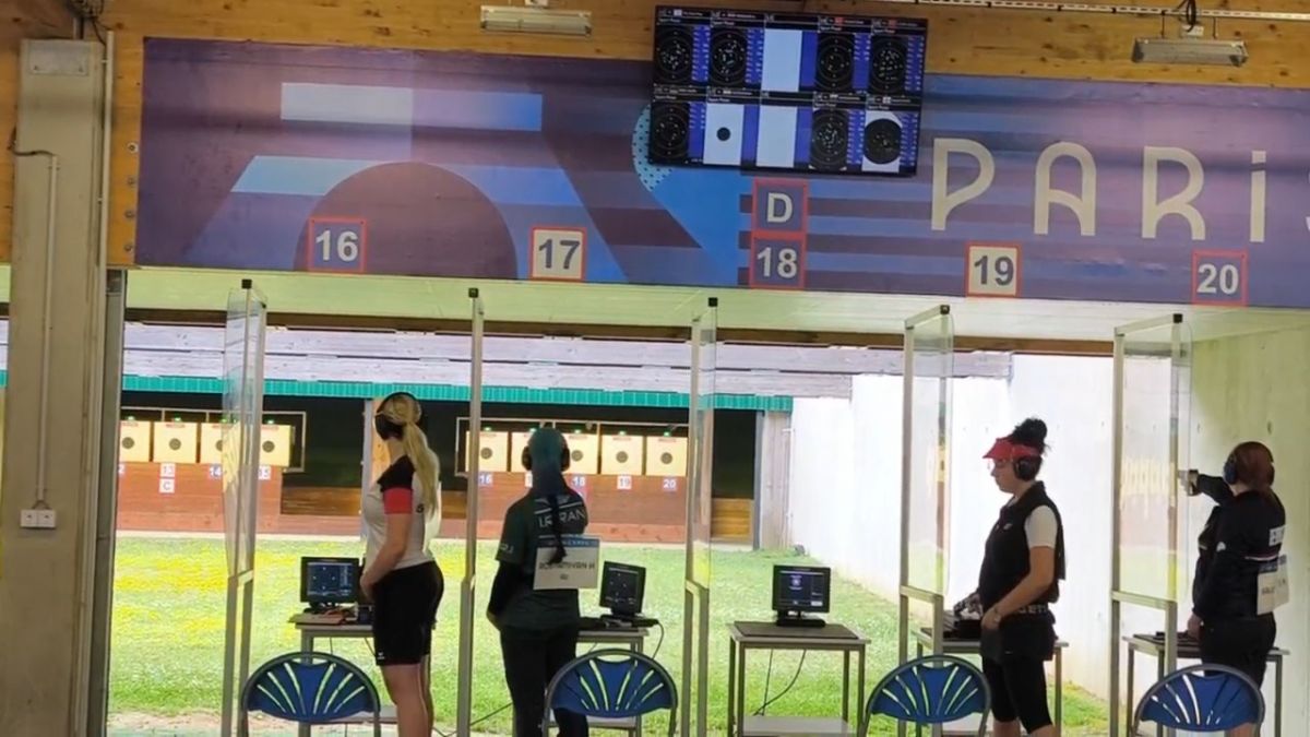 آخرین تمرین هانیه رستمیان پیش از آغاز رقابتهای تپانچه ۲۵ متر