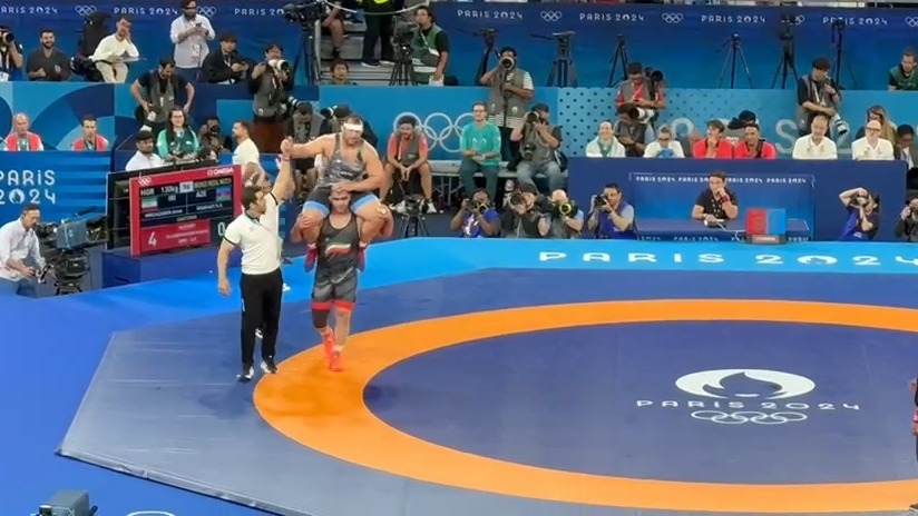 حرکت جالب امین میرزازاده پس از خداحافظی صباح شریعتی حریف ایرانی الاصل و سنندجی تیم آذربایجان از دنیای کشتی