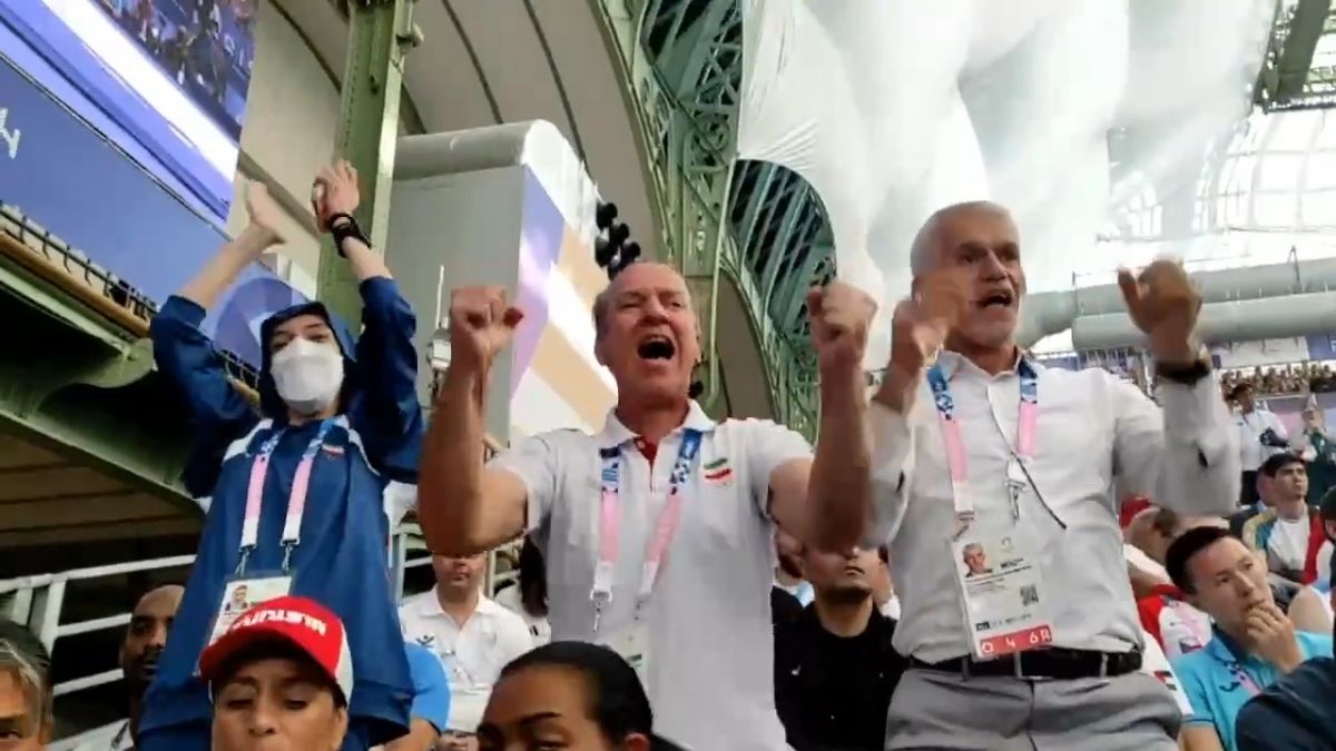 شادی مبینا نعمت زاده و مسئولان فدراسیون تکواندو و وزارت ورزش پس از صعود ناهید کیانی به فینال المپیک