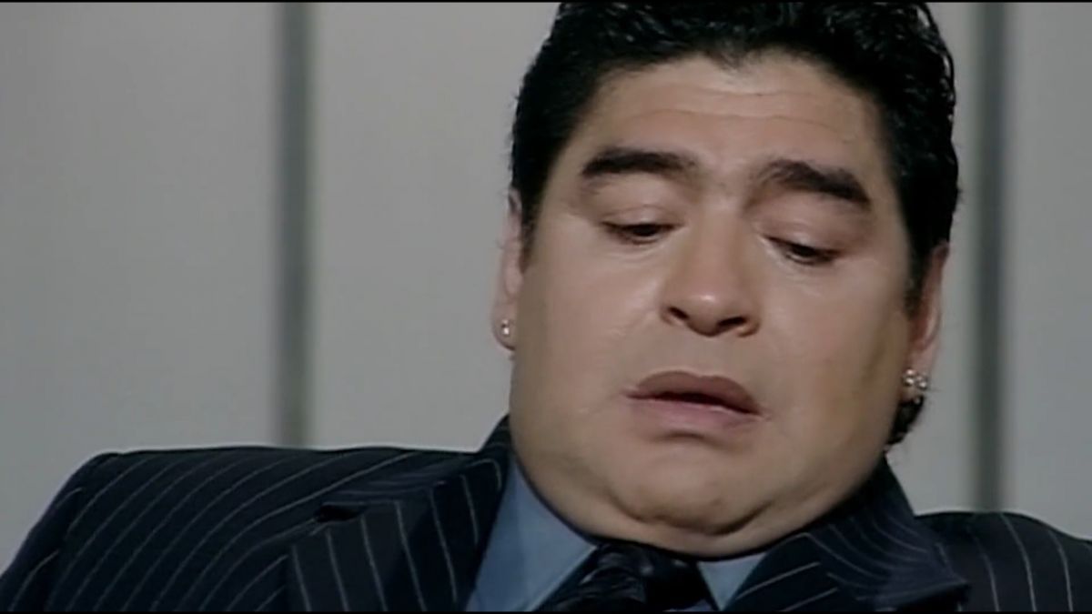 اشک های دیگو مارادونا در برنامه زنده تلویزیون آرژانتین سال 2004