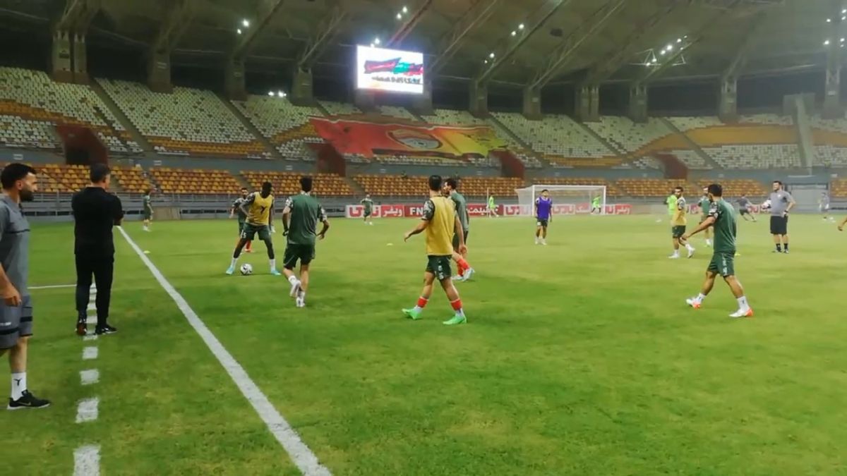 اختصاصی/ گرم کردن بازیکنان فولاد و مس رفسنجان قبل از آغاز بازی