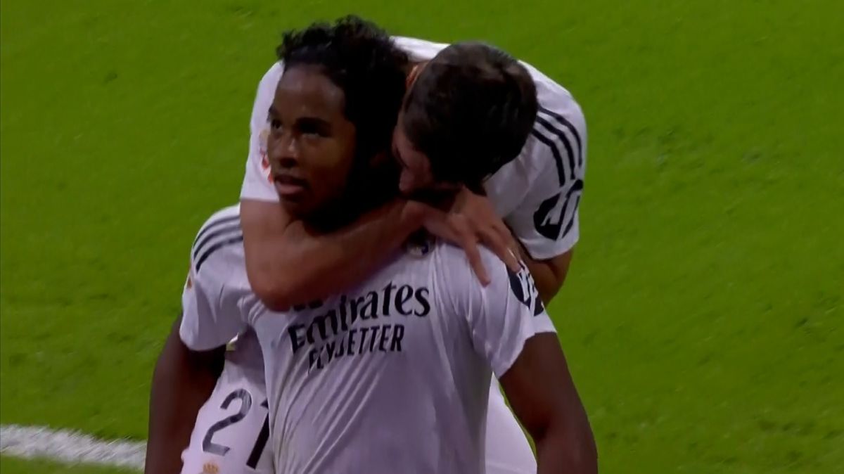 گل سوم رئال مادرید به وایادولید (اندریک)