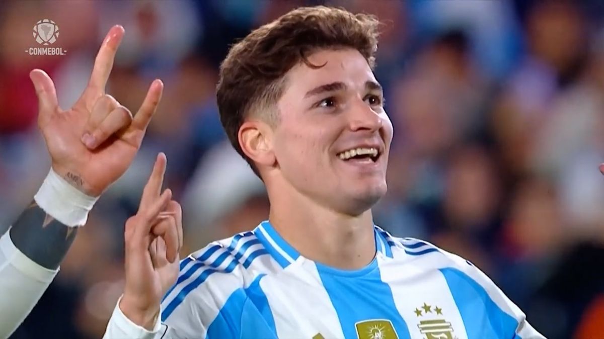 گل دوم آرژانتین به شیلی (آلوارز)