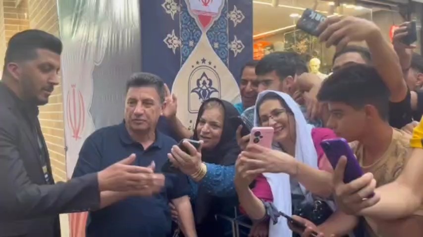 اختصاصی/ استقبال پرشور اصفهانی ها از امیر قلعه نویی سرمربی تیم ملی ایران