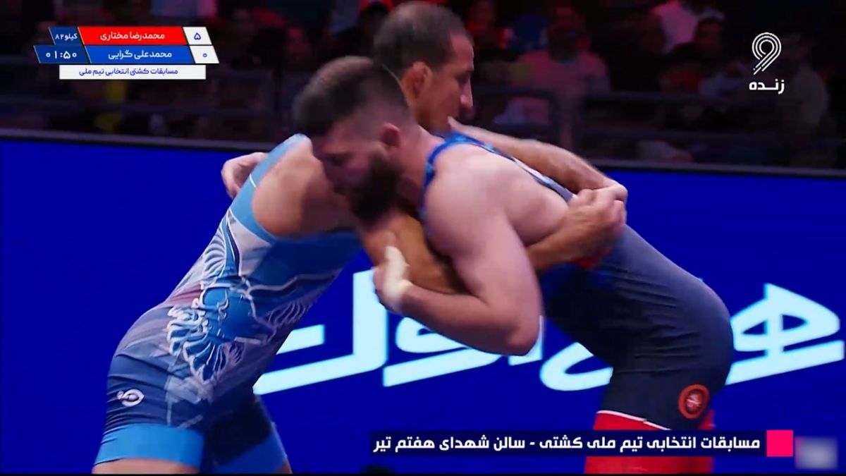 پیروزی محمدرضا مختاری مقابل محمدعلی گرایی در انتخابی تیم ملی کشتی