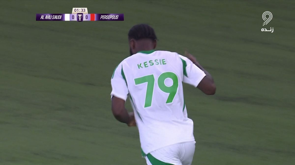 گل اول الاهلی عربستان به پرسپولیس (فرانک کسیه در دقیقه 2)