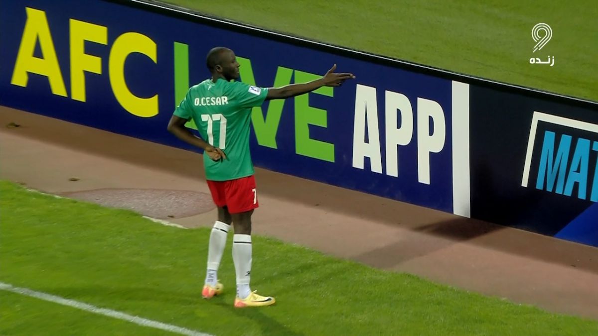 گل اول الوحدات به سپاهان (سزار گیه) / مشکوک به آفساید