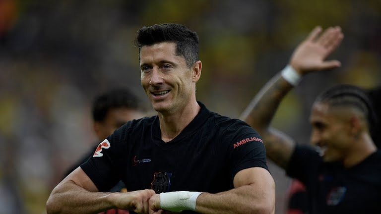 گل اول بارسلونا به ویارئال (لواندوفسکی)