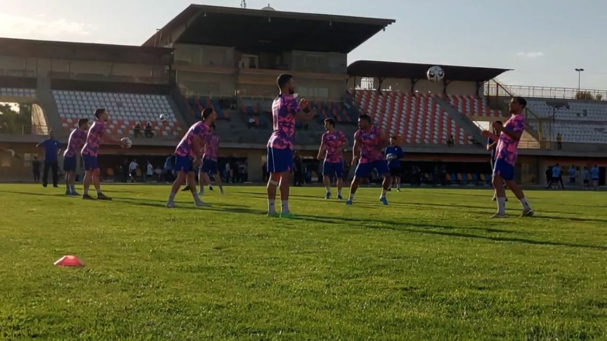 اختصاصی/ گرم کردن بازیکنان پیکان - نیرو زمینی قبل از شروع مسابقه