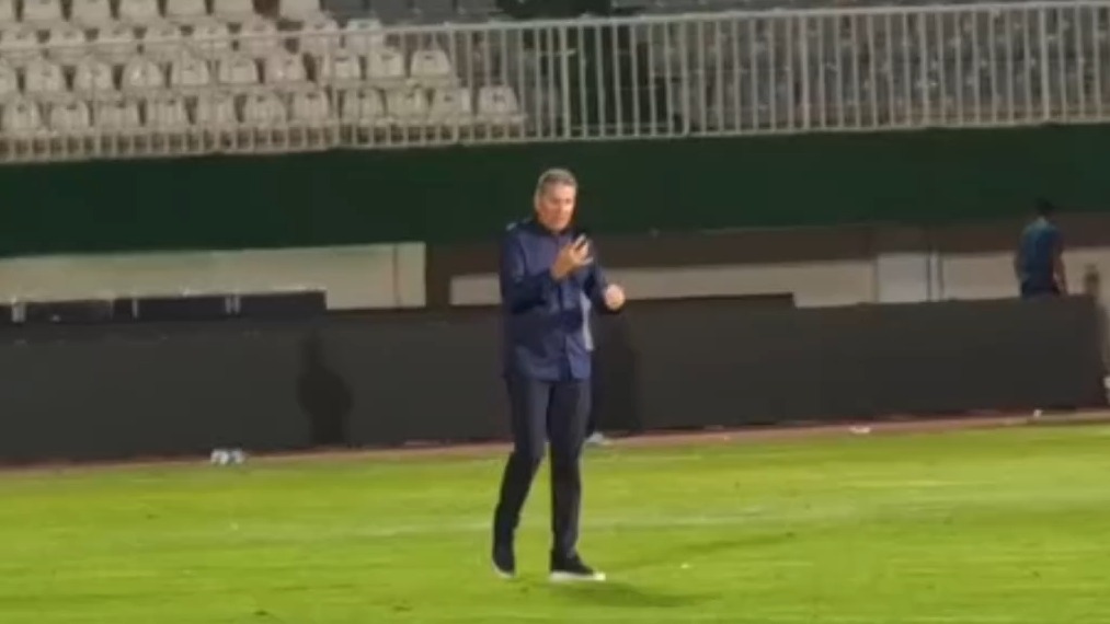 اختصاصی/ خلوتِ گاریدو با خانواده‌اش در چمن ورزشگاه اراک پس از برتری در دربی 104