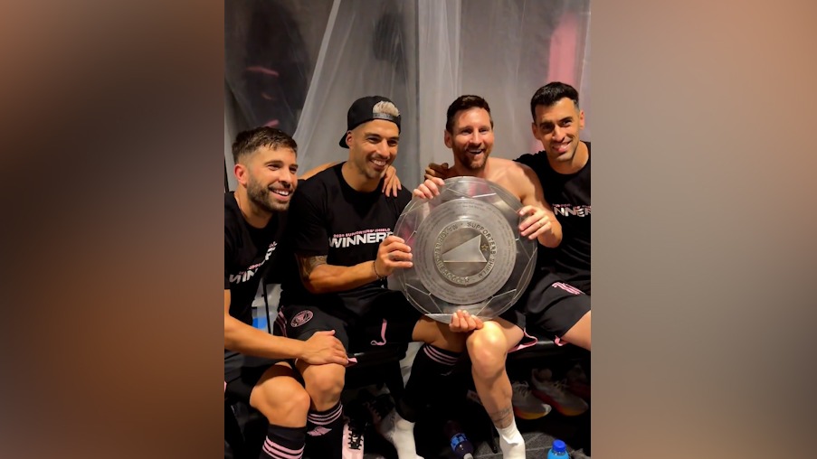 رختکن اینتر میامی پس از قهرمانی در لیگ ستارگان آمریکا