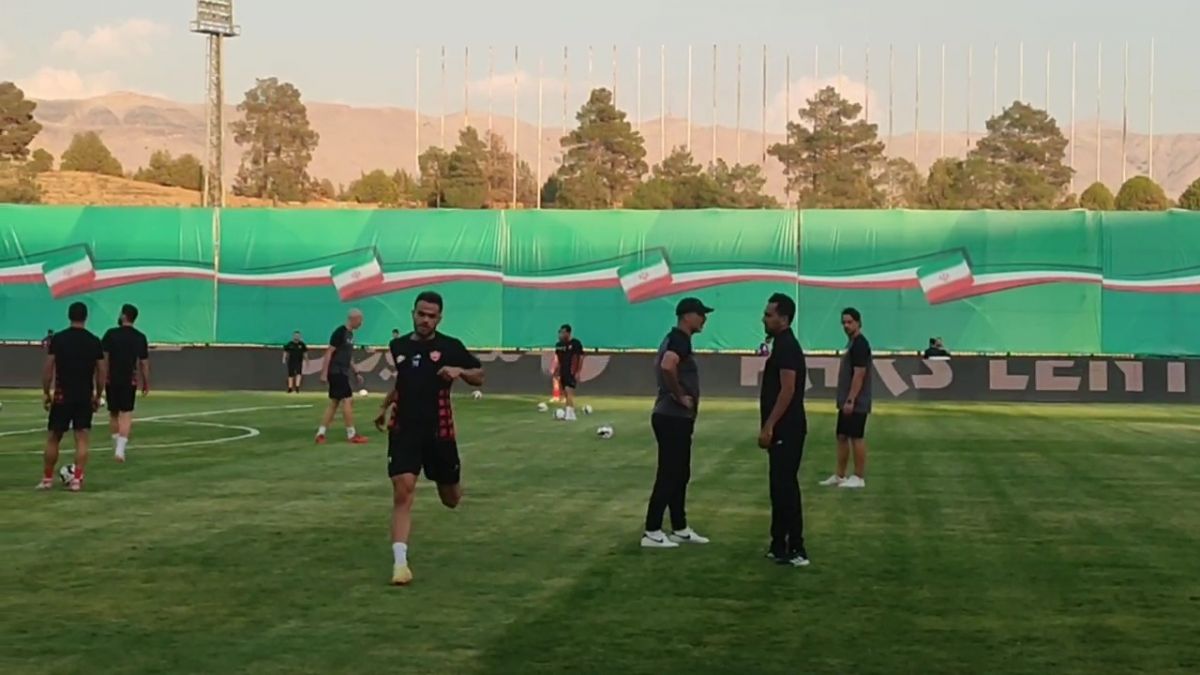 اختصاصی/ مصدومیت اورونوف ستاره پرسپولیس در حین گرم کردن پیش از تقابل با چادرملو