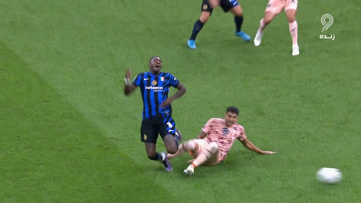 اخراج مستقیم بازیکن تورینو با خطا روی مارکوس تورام