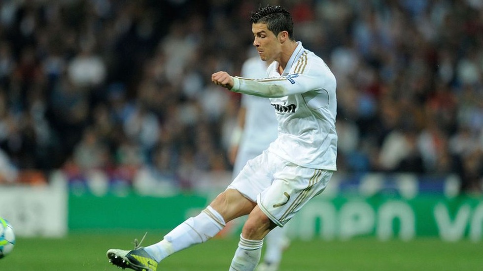 نوستالژی/ گل استثنایی کریستیانو رونالدو مقابل اوساسونا با شوتی سهمگین و با سرعت نور!