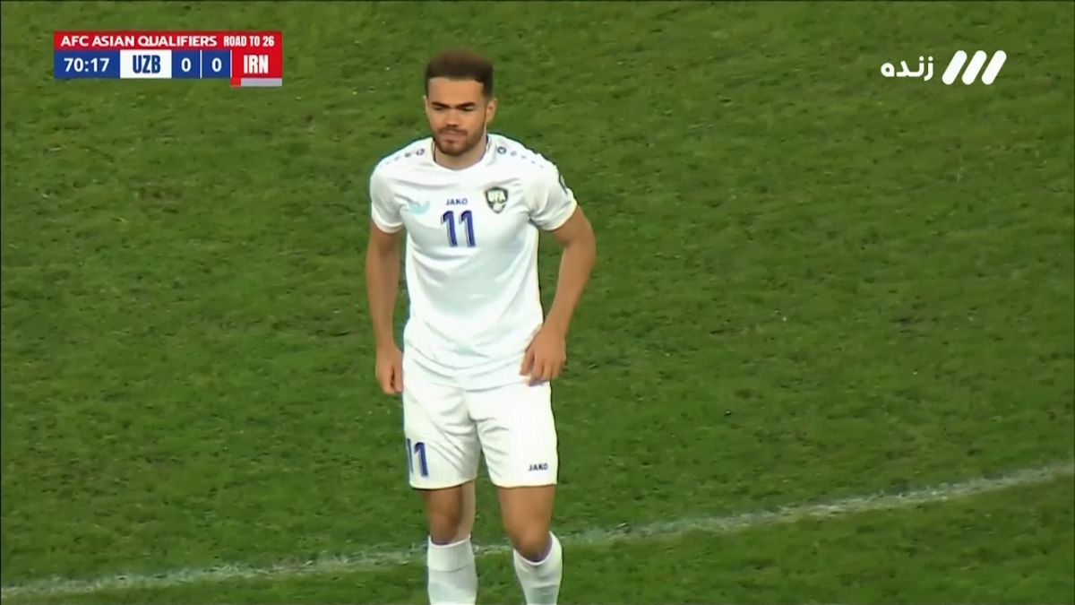 اوستون اورونوف در دقیقه ۷۱ در بازی مقابل ایران وارد زمین شد