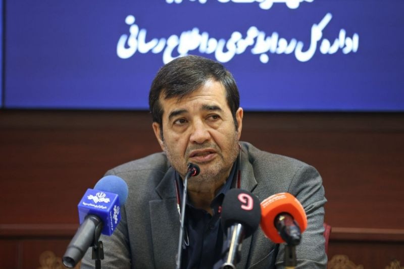وزیر ورزش: به کیانوش رستمی گفتیم تمام امکانات را برایش فراهم می کنیم و حقوق و مربی برایش در نظر میگیریم