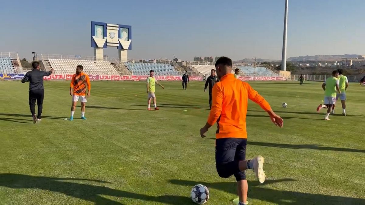 اختصاصی/ گرم کرد بازیکنان فجرسپاسی - مس سونگون قبل از مسابقه