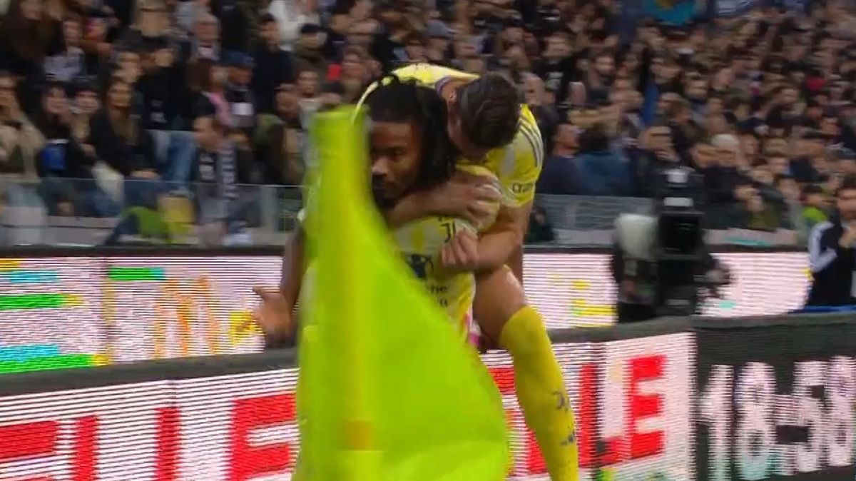 گل اول یوونتوس به اودینزه (گل به خودی دروازه بان)