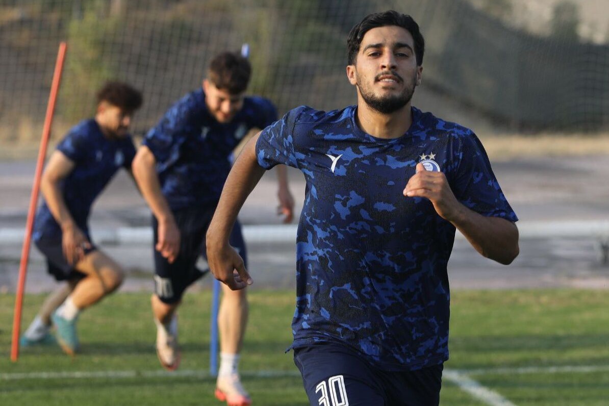 در پی حواشی پیراهن نیمار؛ صادقی هم از استقلالیها عذرخواهی کرد