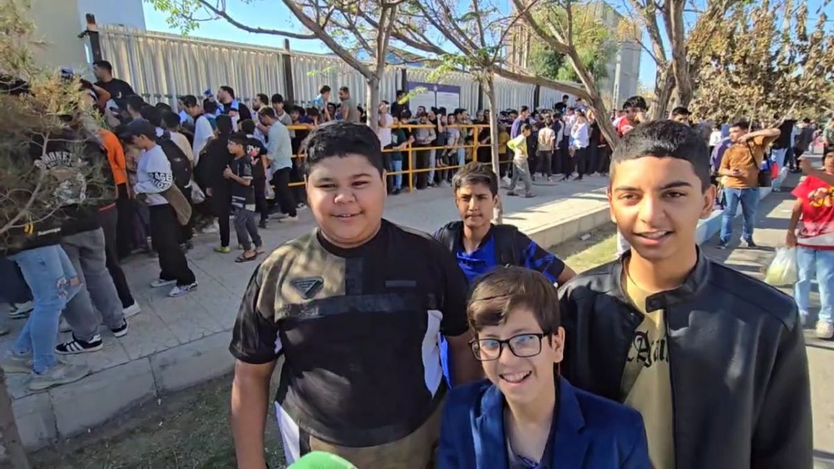 اختصاصی/ مصاحبه بامزه با هوادار استقلال قبل از دیدار گل گهر - پرسپولیس