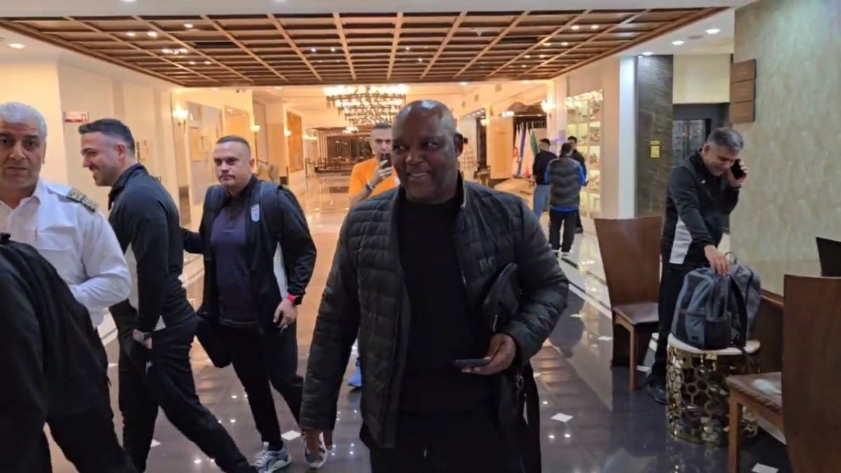 اختصاصی/ دیدار موسیمانه سرمربی استقلال و اعضای کادر فنی تیم ملی پیش از عزیمت به لائوس