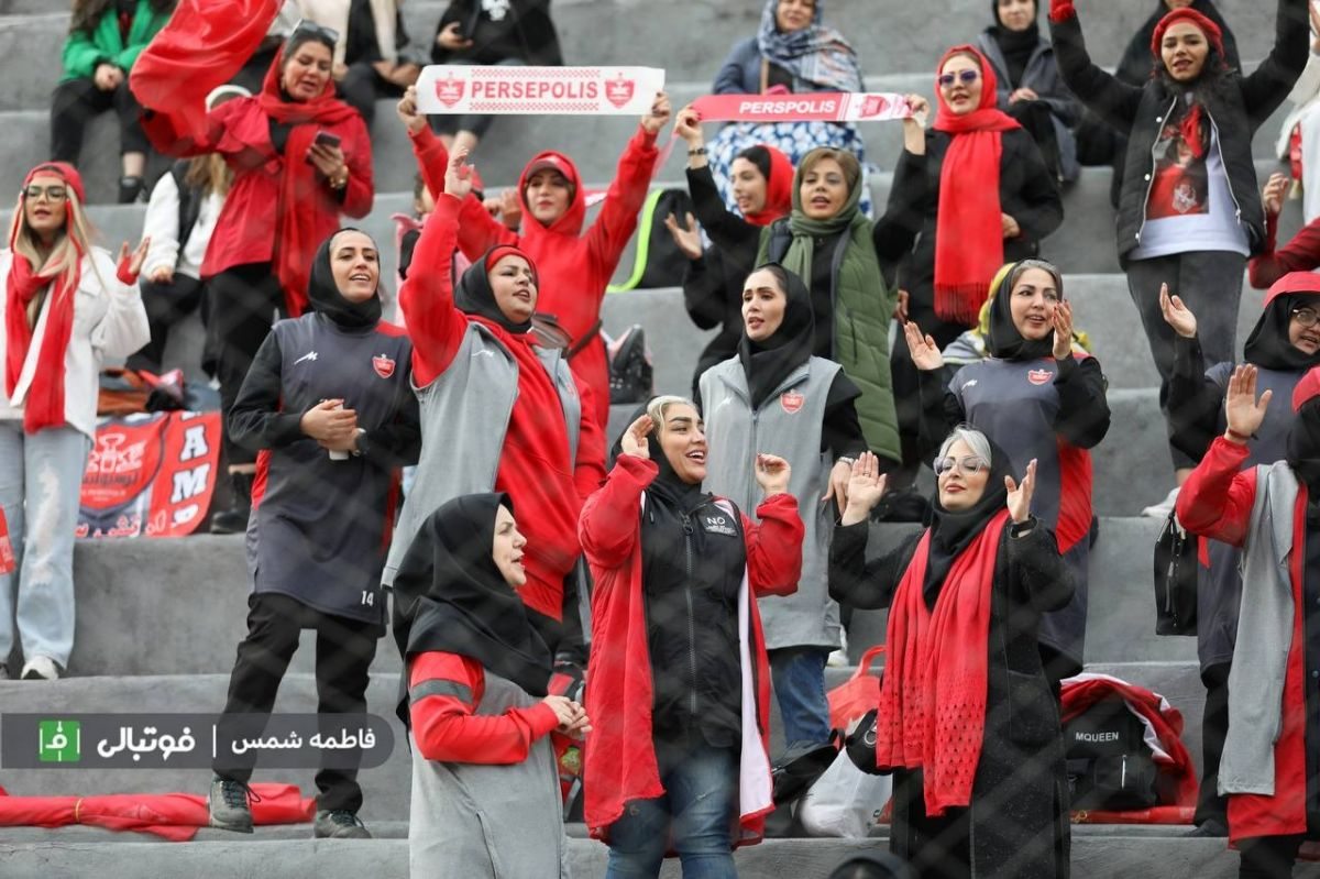 هواداران پرسپولیس ورزشگاه را زیبا کردند؛ اینبار نوبت استقلال
