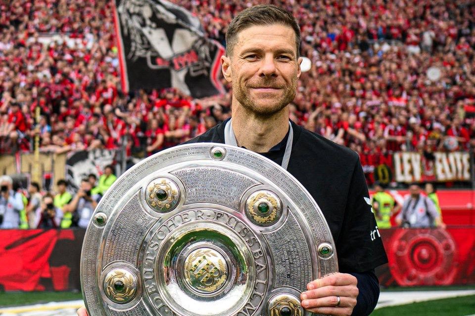 گزینه جانشینی آنچلوتی چهار ماه دیگر برای آیندهاش تصمیمگیری میکند