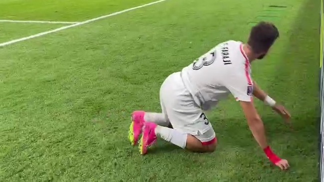 عصبانیت و ناراحتی عجیب فرشاد فرجی پس از موقعیت‌سوزی علیپور در دقیقه پایانی دیدار پرسپولیس و الریان