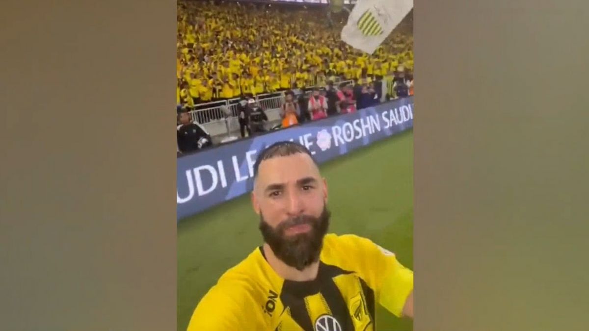 سلفی بنزما با هواداران الاتحاد پس از برتری مقابل النصر و صدرنشینی در لیگ عربستان