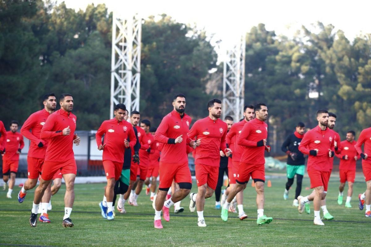 پرسپولیسیها نیمفصل به قطر میروند