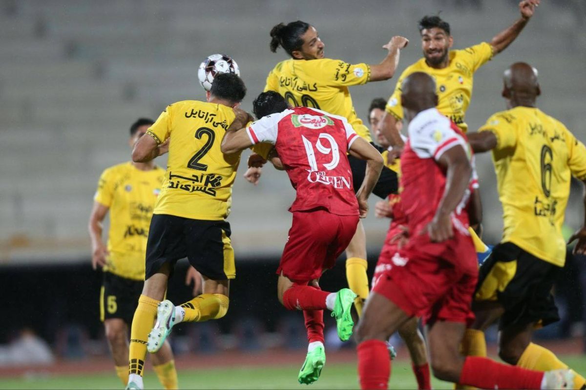 زمان دیدار سپاهان – پرسپولیس و استقلال – گلگهر تغییر کرد