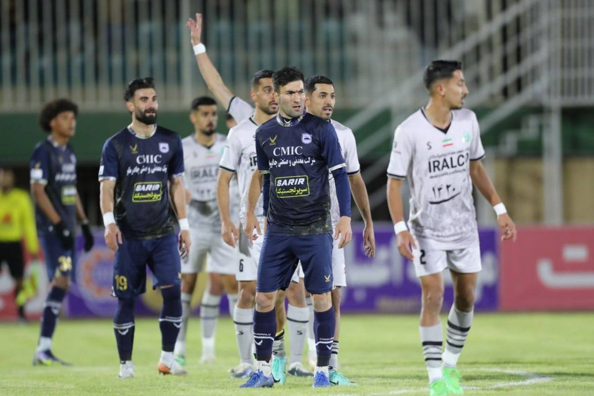 آمار چادرملو در خانه؛ تنها یک گل خورده!