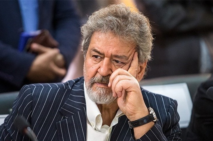 عابدینی: دبیر به درد همان یک خم گرفتن میخورد، نه فوتبال!